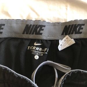 Nike Therma-Fit Pants L